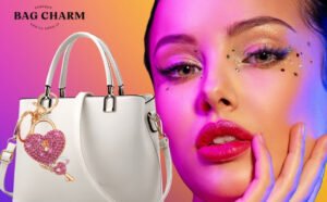 View 3: Lock and chain detail